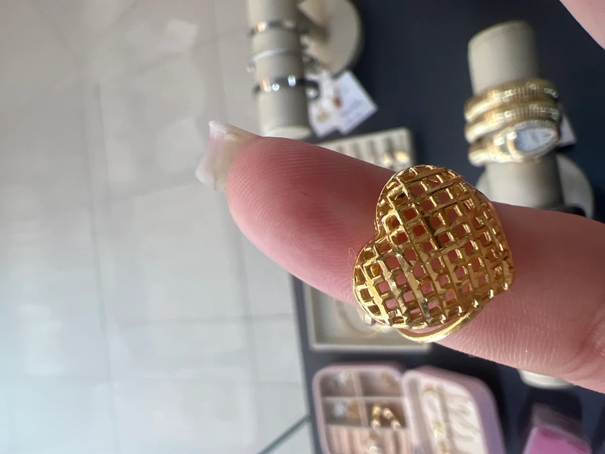 Anel coração vazado